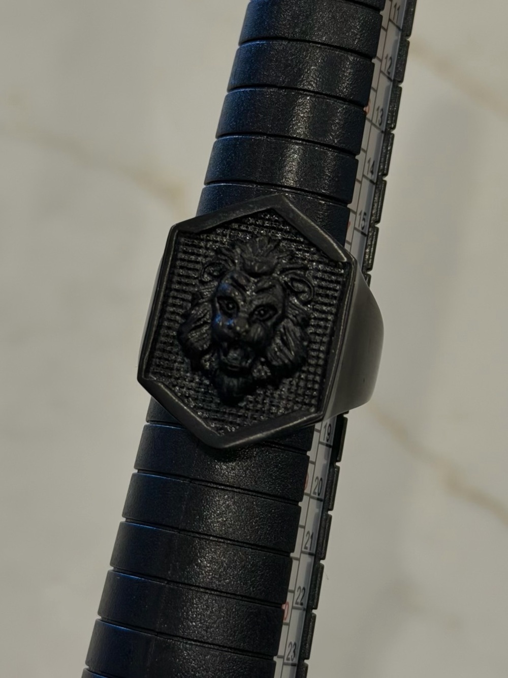 Men’s Matte Black Lion Head Signet Ring Size 8 Stainless Steel Gothic Biker Ring